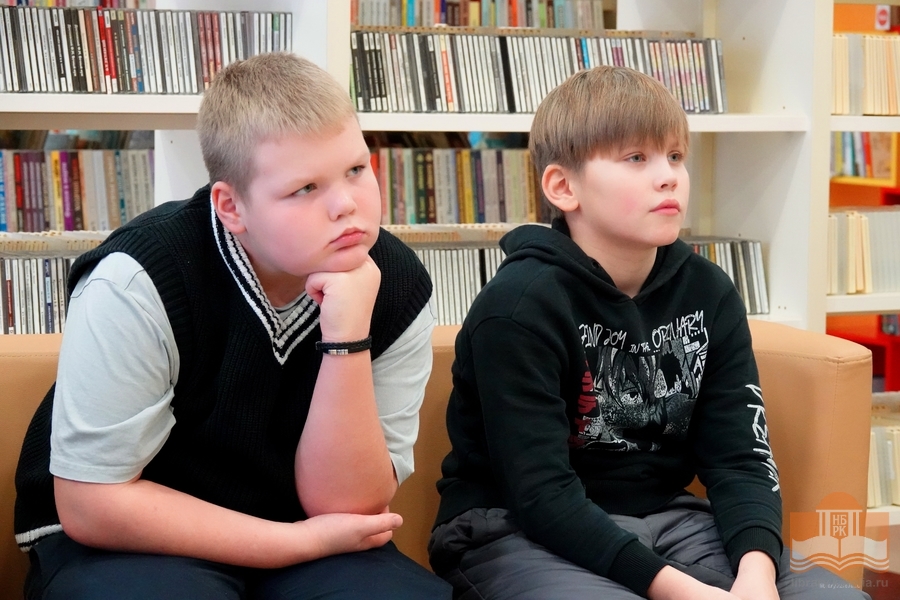 Третьеклассники школы №11 на экскурсии в Национальной библиотеке Карелии