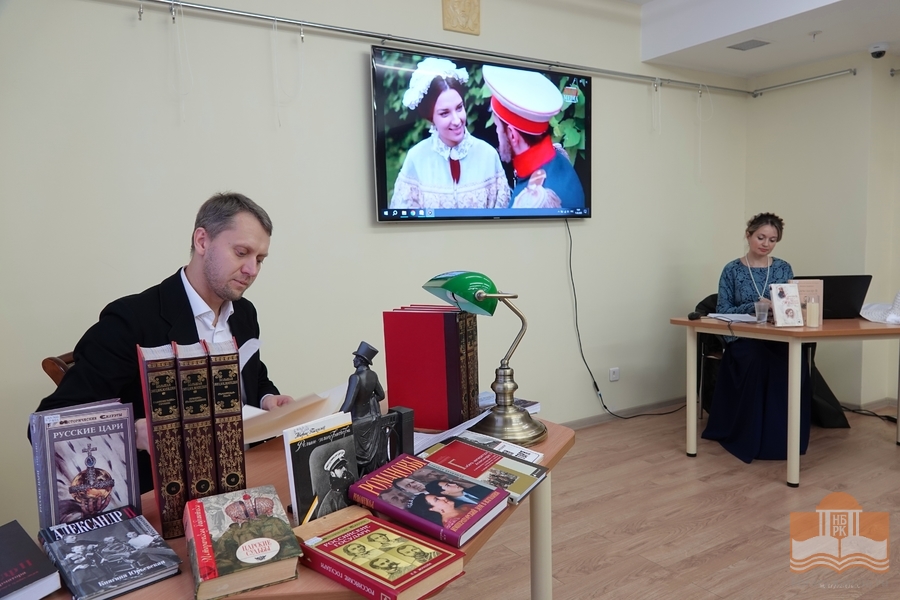 Ведущие программы «Я к Вам пишу…Письма великих людей» - Светлана Харина и Александр Докучаев