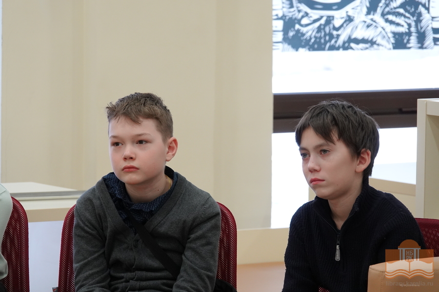 Пятиклассники школы №34 на экскурсии в Национальной библиотеке Карелии