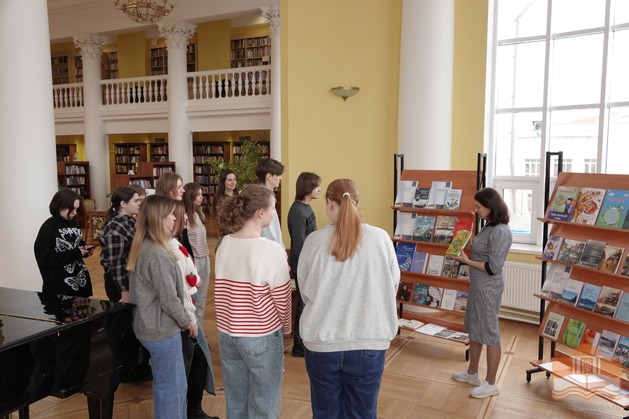 Участники семинара «Игровые формы продвижения чтения» на выставке «Книга года Республики Карелия – 2024»