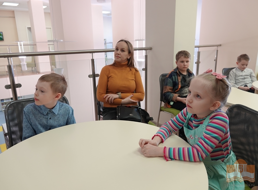 Участники творческой встречи с карельским писателем Ириной Никитиной