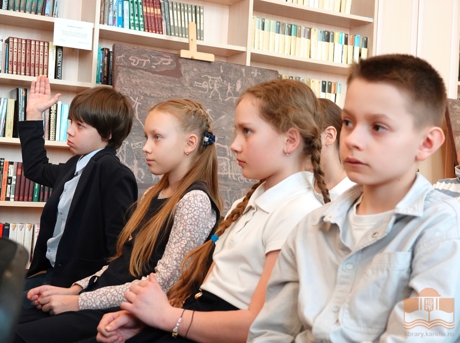 Участники творческой встречи с карельским писателем Светланой Зааловой