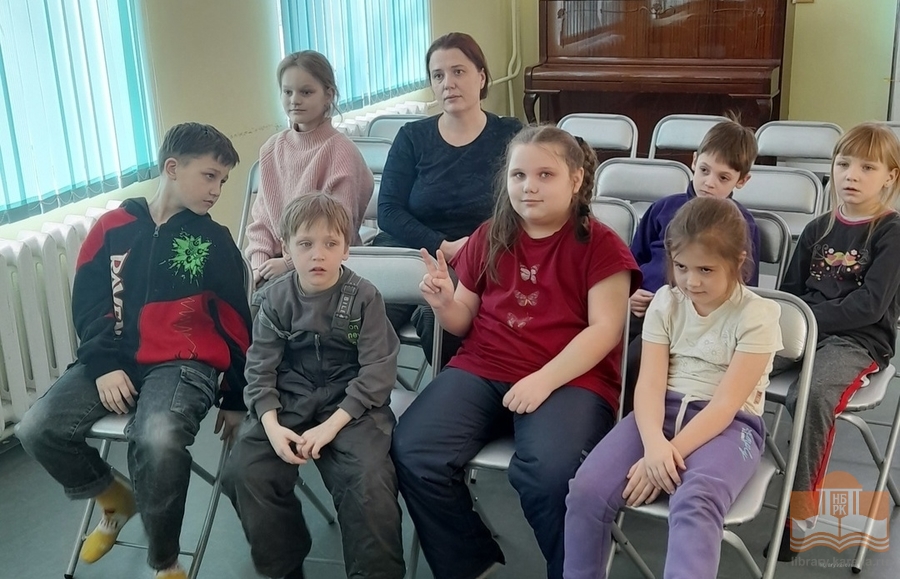 участники марафона в Кондопожской детской модельной библиотеке