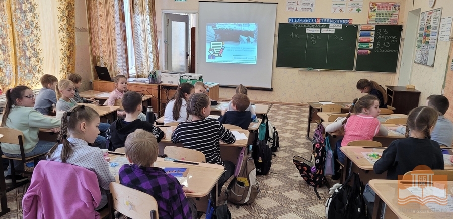 участники марафона среди младших классов в Лоухской СОШ