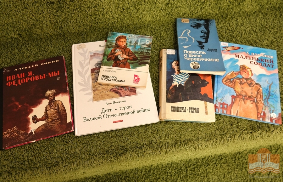 Книги из фонда Национальной библиотеки Карелии, представленные на мероприятии