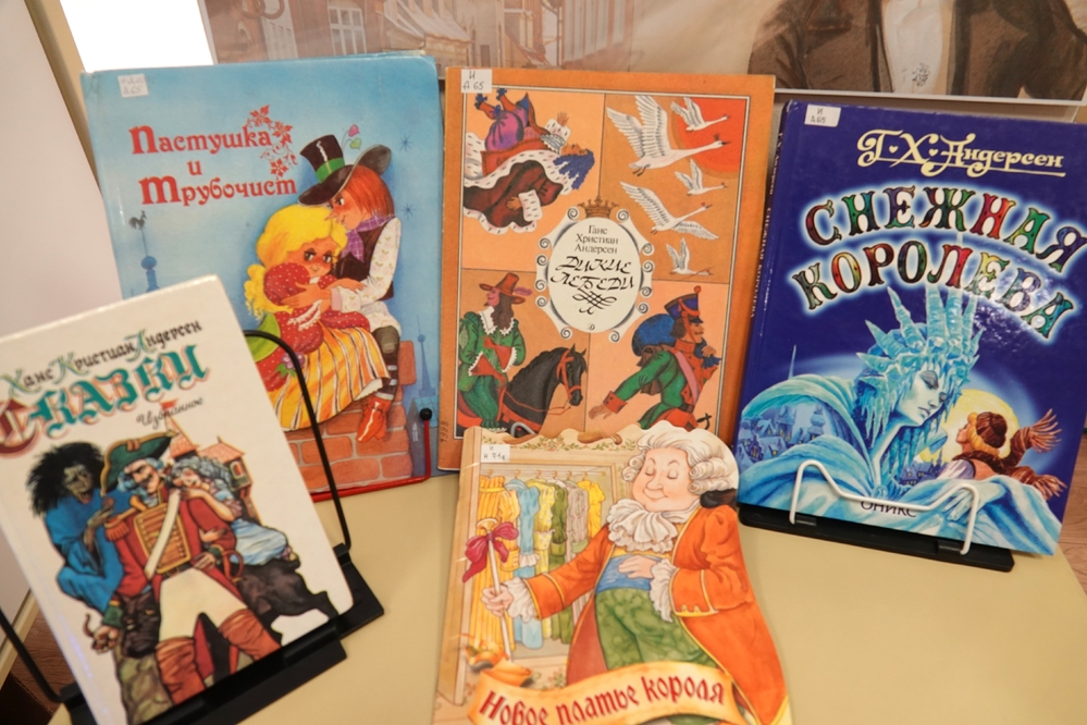 Книги из фонда Национальной библиотеки Карелии, представленные на мероприятии