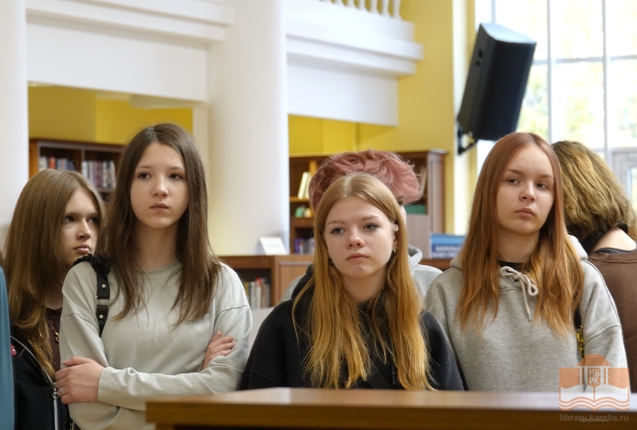 Экскурсия в Национальную библиотеку 8 класса средней школы № 33