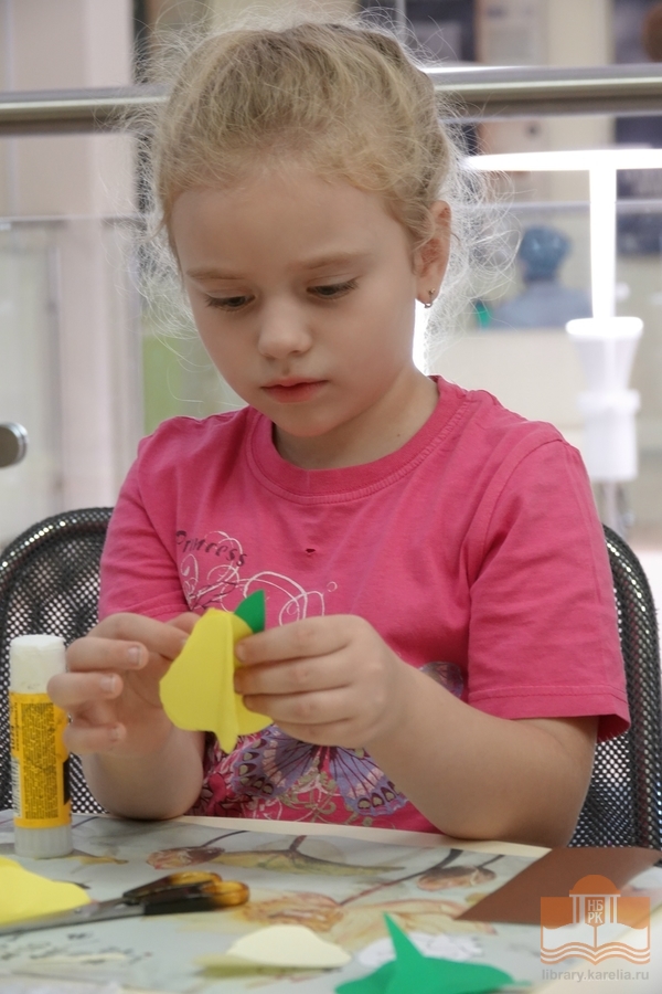Творческая программа «Большой мир маленькой книги: в гостях у Витаминки»