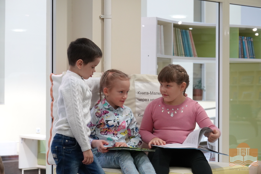 Воспитанники детского сада «Лучик» на экскурсии в Национальной библиотеке Карелии