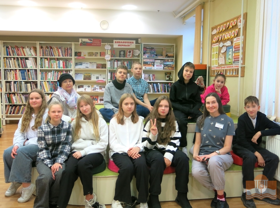 Шестиклассники школы №12 на экскурсии в Национальной библиотеке Карелии