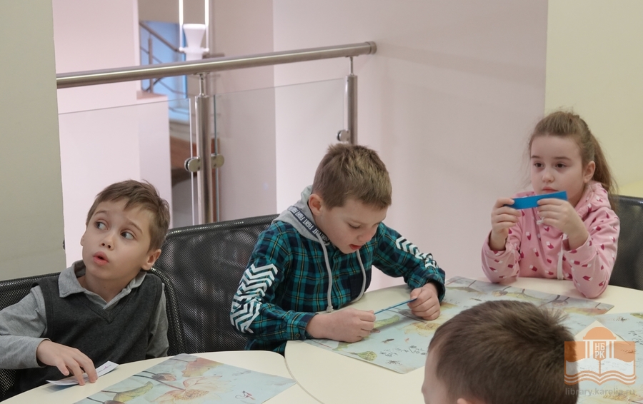 Участники просветительской программы «Маленький краевед: Что такое „фольклор“?»