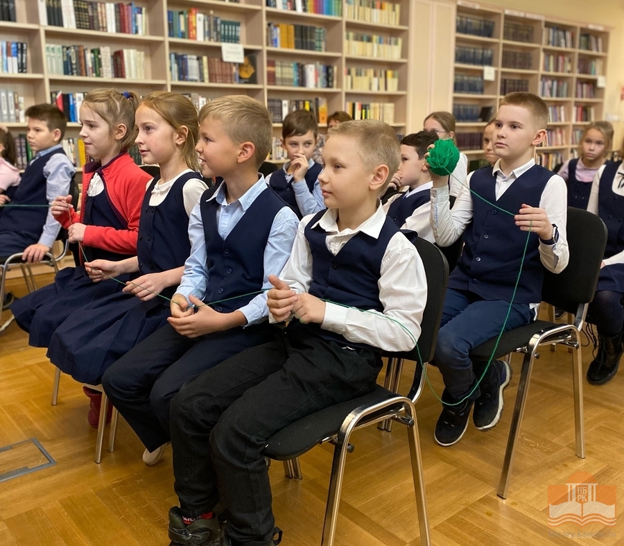 Участники творческой программы «Страничку – я, страничку – ты…»