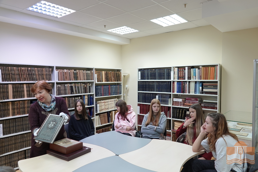 Учащиеся Шелтозерской школы в Национальной библиотеке Карелии