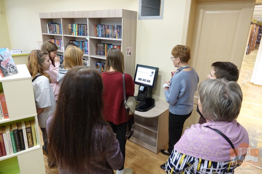 Учащиеся Шелтозерской школы в Национальной библиотеке Карелии