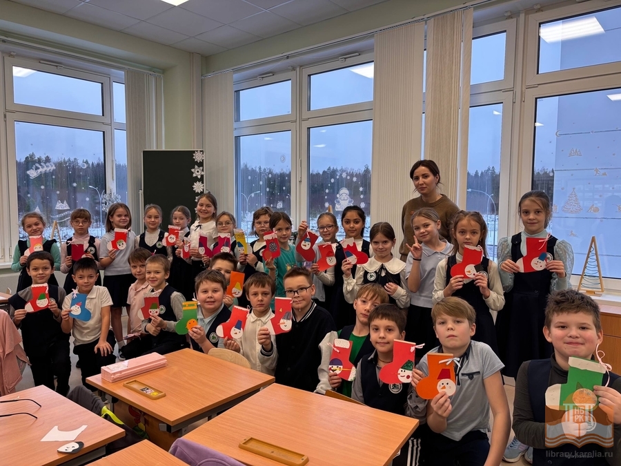 Участники творческой программы «Чудо новогодней игрушки»