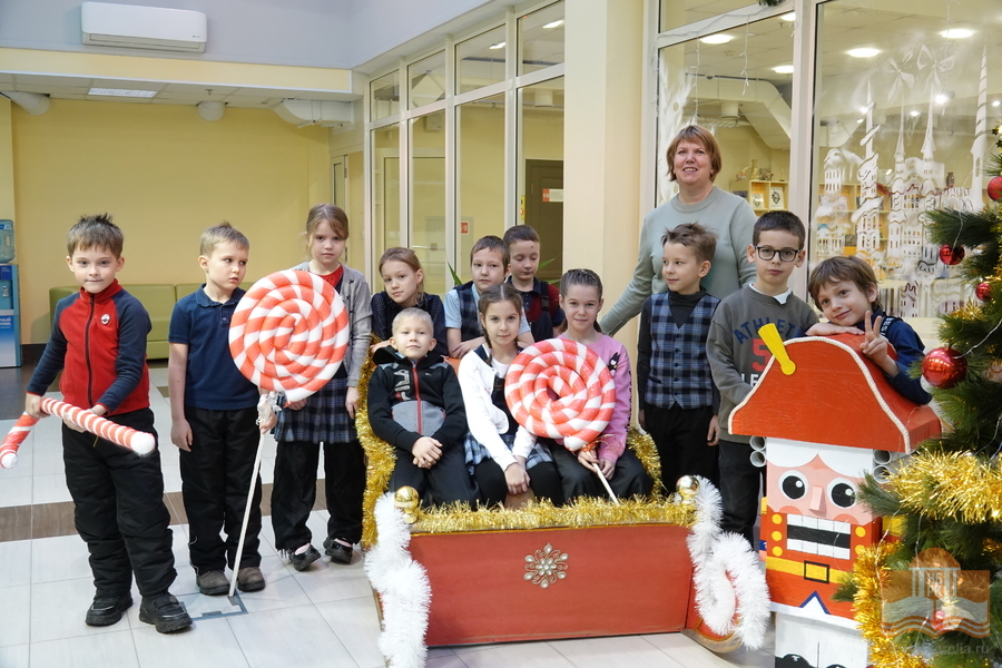 Второклассники школы №33 на экскурсии в Национальной библиотеке Карелии