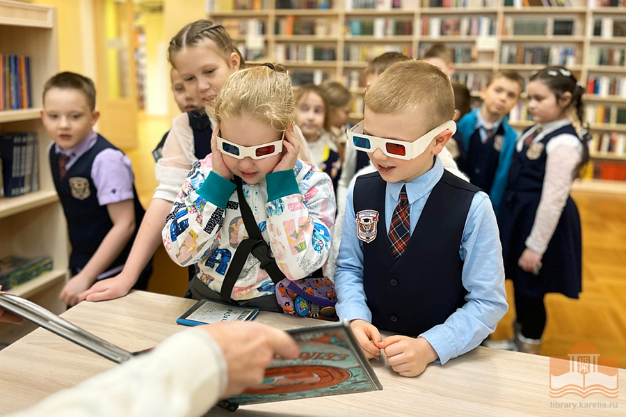 Демонстрация необычных книжных изданий