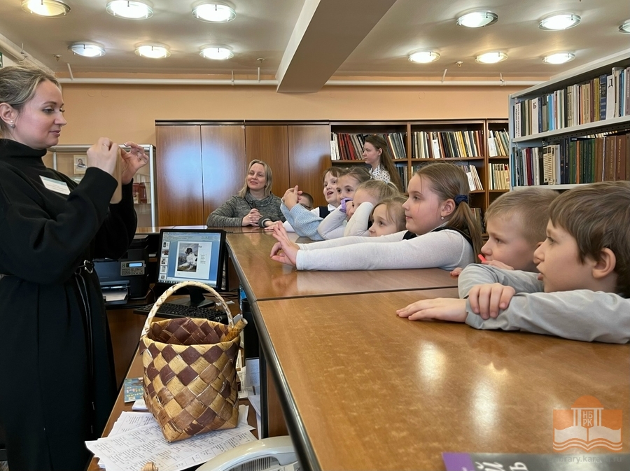 Знакомство с инструментами на музыкальной кафедре
