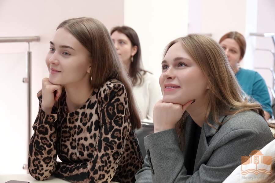 Студенты 3 курса очного отделения Института педагогики и психологии ПетрГУ кафедры теории и методики начального образования