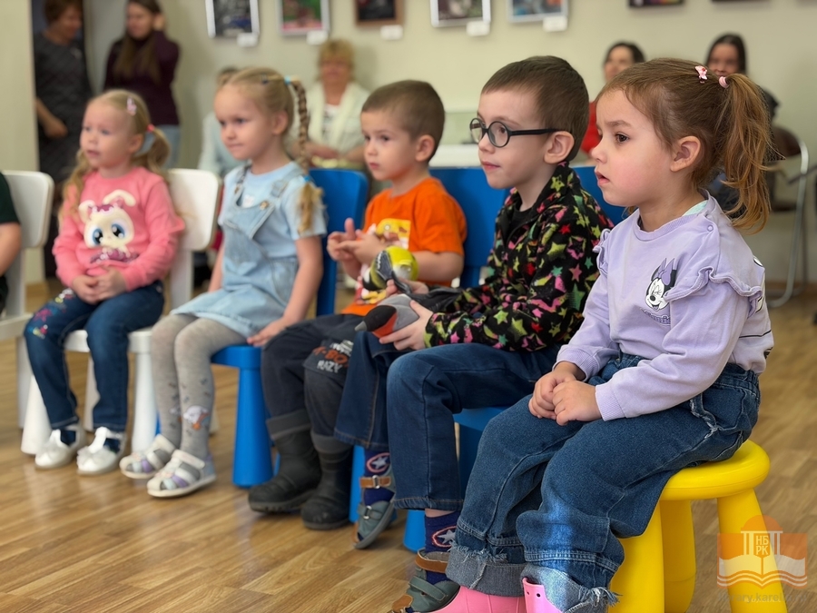 Участники программы «Большой мир маленькой книги. Крохи»