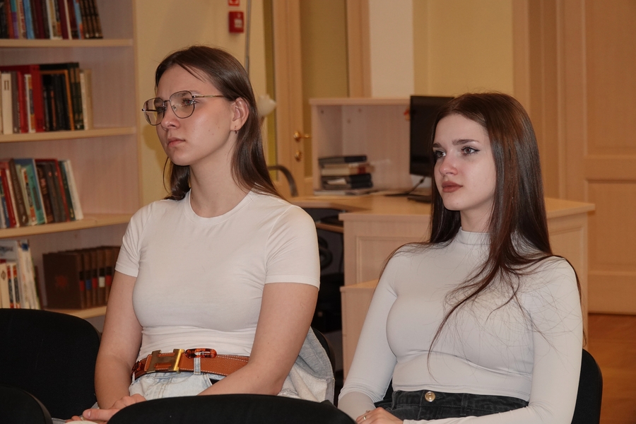 Программа «Диалог эпох»: «Первые леди СССР»