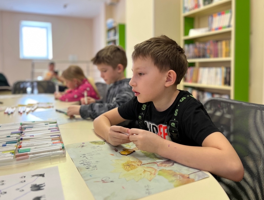 Участники просветительской программы «Маленький краевед: кто живет в лесу?»