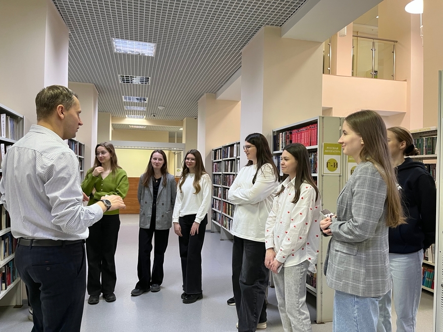 Обзорная экскурсия для студентов-магистрантов Института педагогики и психологии ПетрГУ