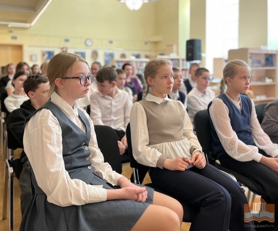Участники творческой встречи с карельским писателем Надеждой Васильевой