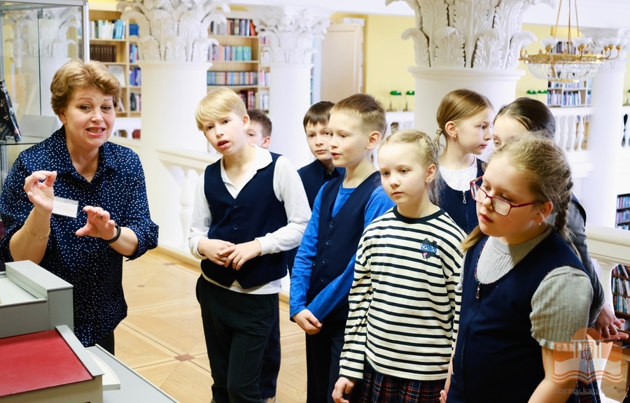 Учащиеся Лицея №13 на обзорной экскурсии по Национальной библиотеке