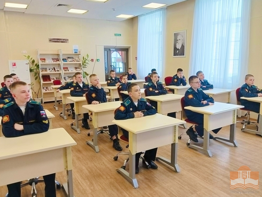Учащиеся Петрозаводского президентского кадетского училища на программе «Рождает Родина героев»