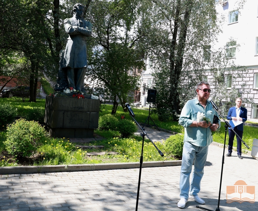 Игорь Борисович Пепитаев, директор Школы № 10 имени А.С. Пушкина