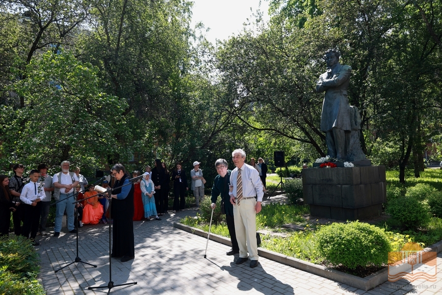 В этом году гостями пушкинского праздника стали потомки великого поэта семья Тарлановых