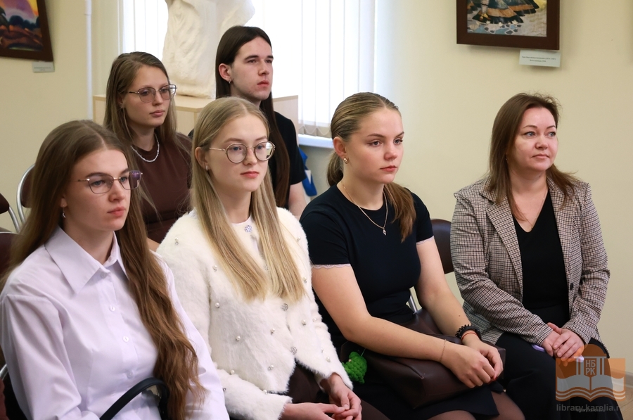 Студенты Медицинского института имени профессора А.П. Зильбера в Национальной библиотеке Карелии