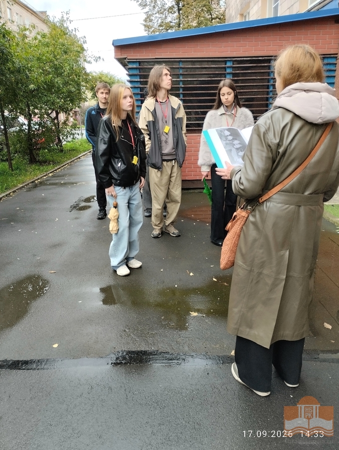 На краеведческой прогулке «Литературный Петрозаводск. По местам памяти Роберта Рождественского»