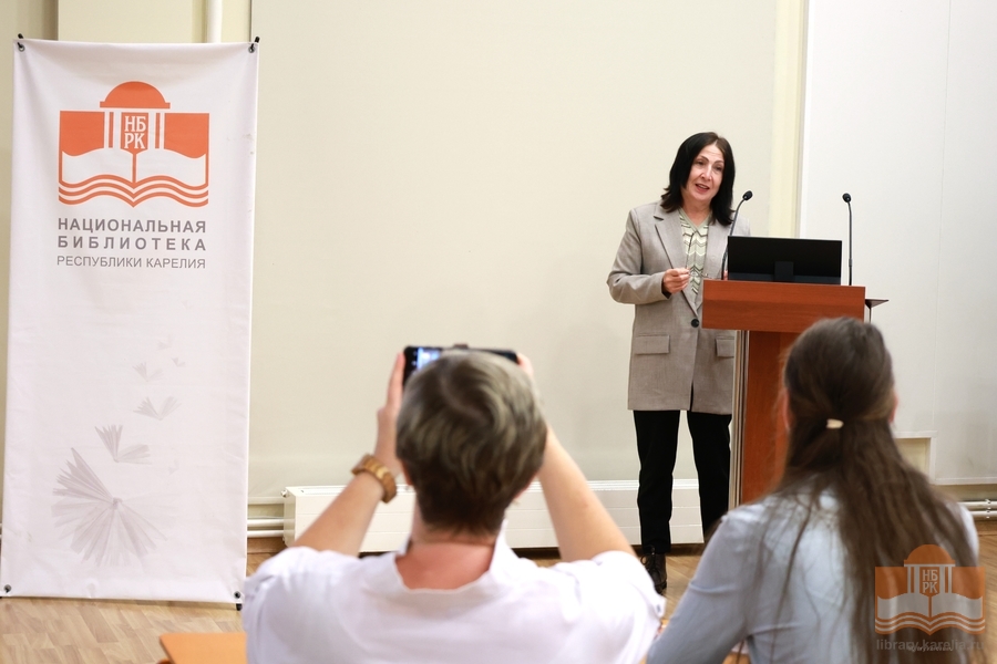 Рассказывает директор Адыгейской Республиканской юношеской библиотеки Мадина Нахупшовна Хачемизова