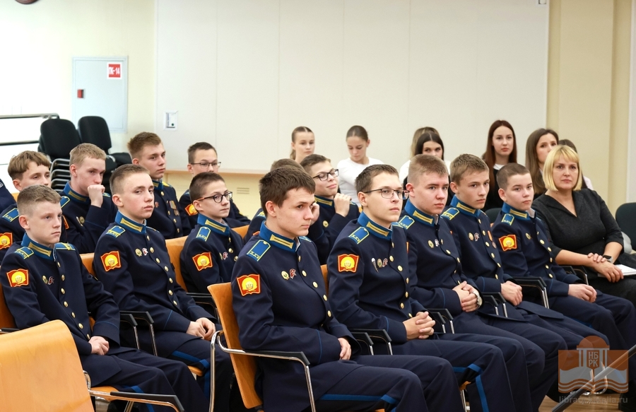 На встрече с поэтом Натальей Лайдинен в Национальной библиотеке Карелии