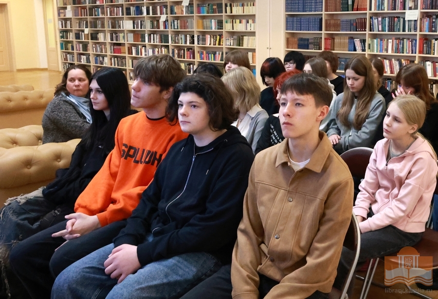 Учащиеся Державинского лицея на виртуальной прогулке по местам памяти Р. Рождественского