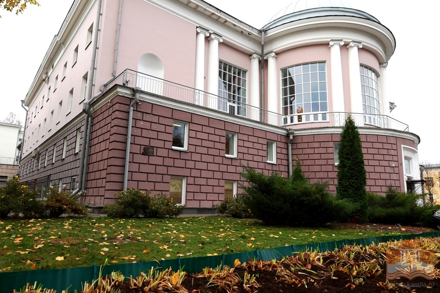 Субботник состоялся в Национальной библиотеке